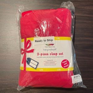 BRAND NEW: Fruit of the loom 2 Piece Sleep Set (L)